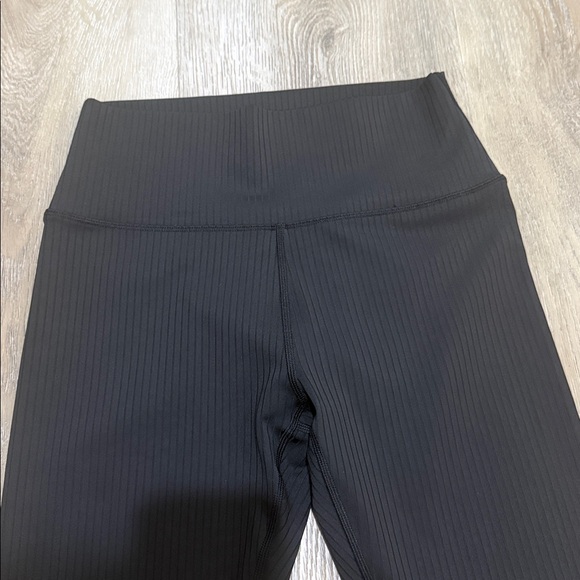 NWOT Vuori Inversion Rib Legging - Picture 6 of 9